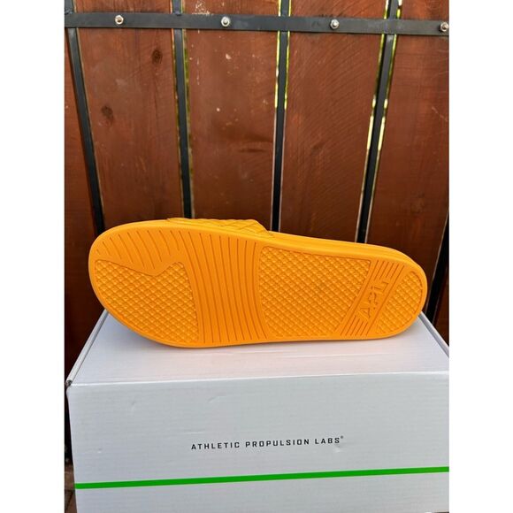 NIB APL Lusso Slides size 11 Men\'s in Mango